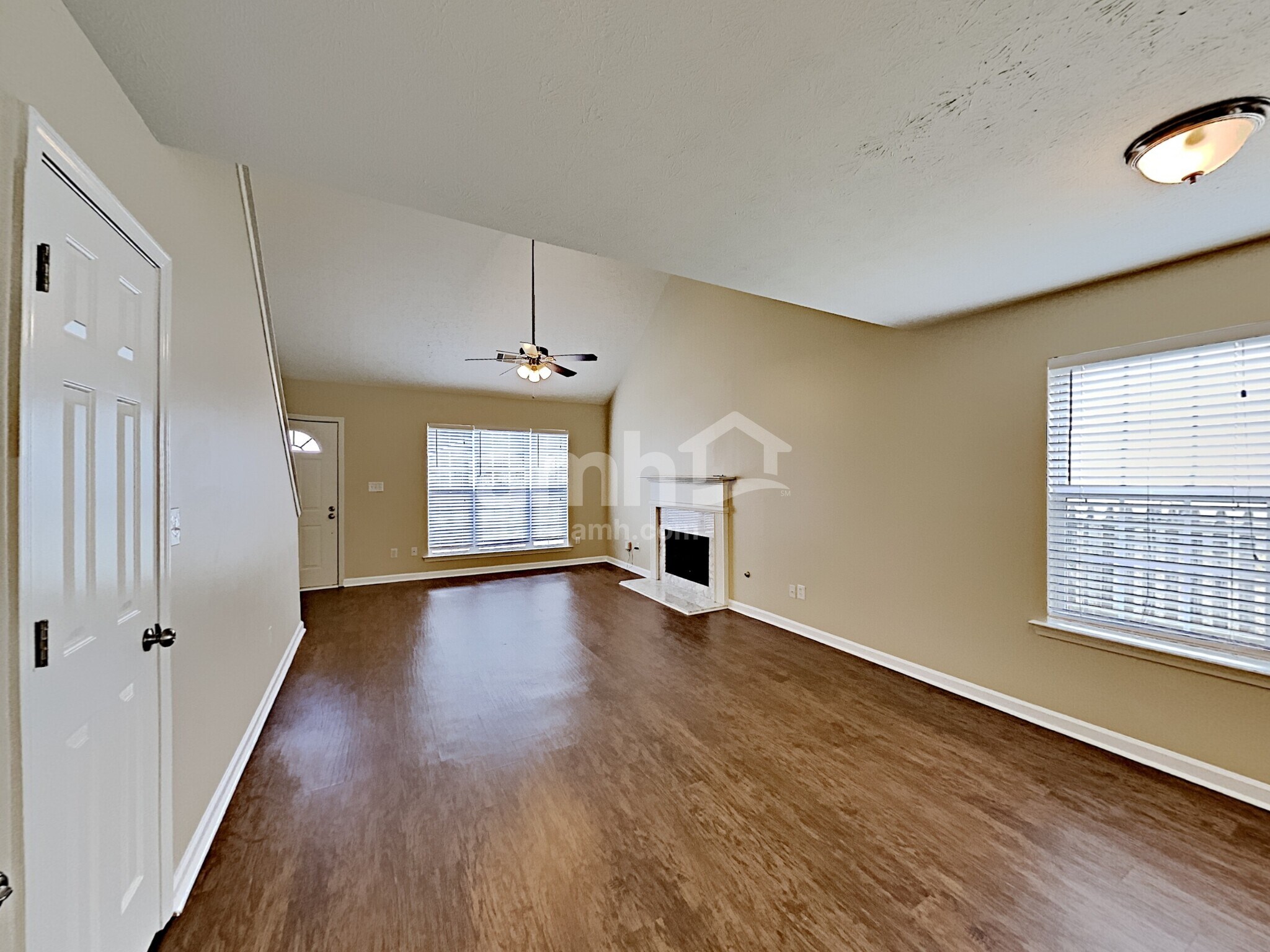 Building Photo - 705 St Charles Ave