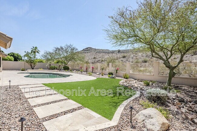 Building Photo - 1531 E Silverwood Dr