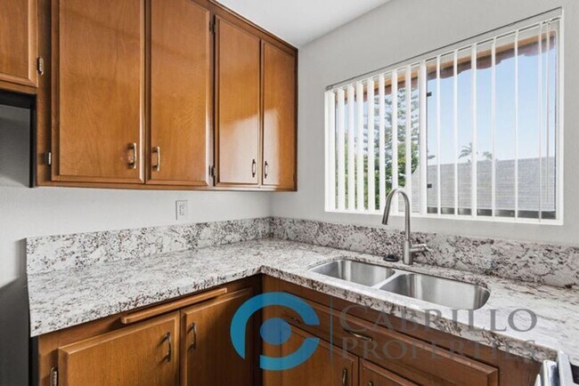 Building Photo - 4622 Hamilton St