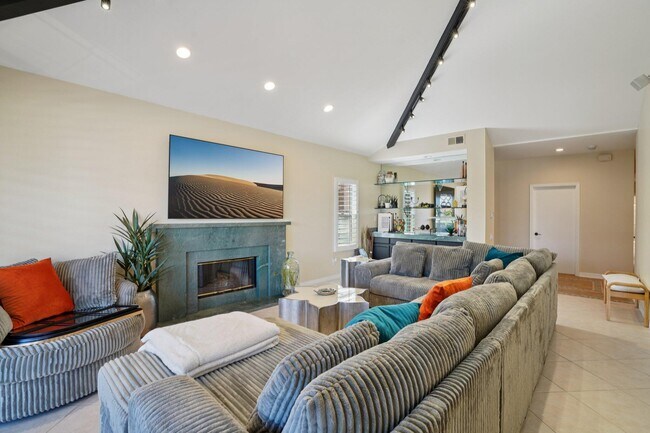 Building Photo - 29 Lakeshore Dr