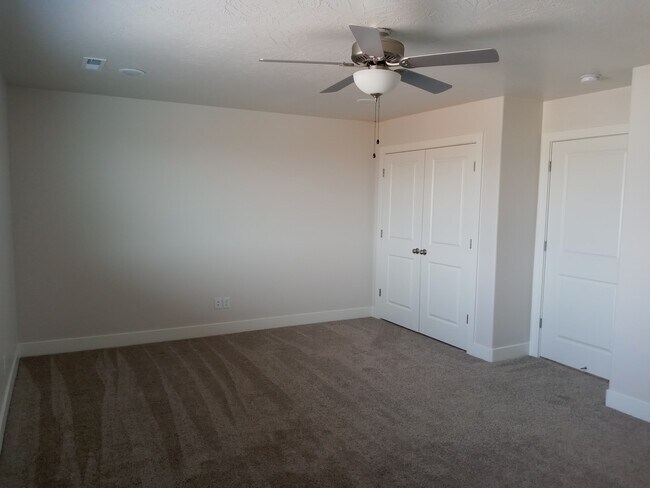 Building Photo - 1005 N Tortoise Rock Dr