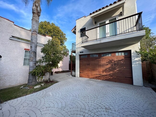 Building Photo - Edenhurst Ave. 3730 -RENTALS