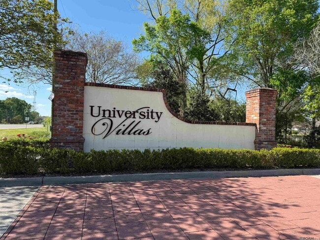 Building Photo - 8017 Seville Ct