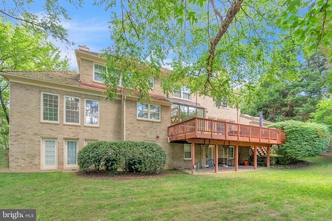 Building Photo - 9708 Meyer Point Dr