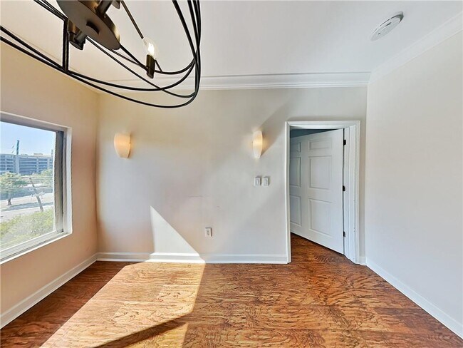 Building Photo - 2161 Peachtree Rd