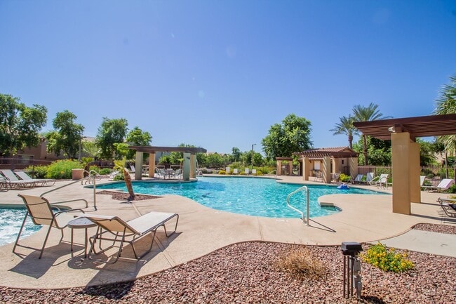 Building Photo - Check Out This Bright & Cheery Home