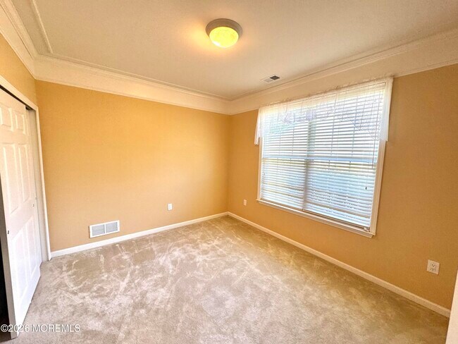 Building Photo - 105 Golf View Dr