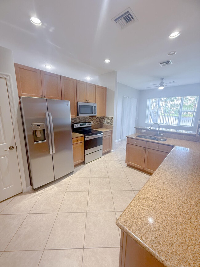 Building Photo - 2125 SW Cape Cod Dr