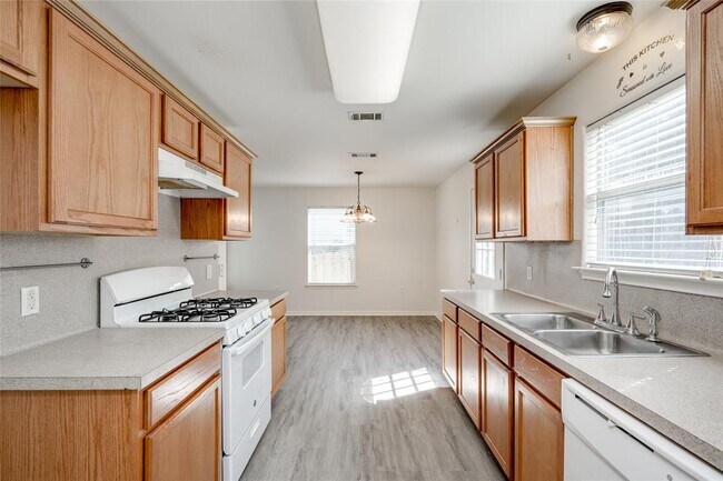 Building Photo - 6117 Perlita Dr