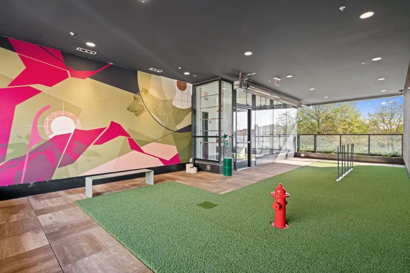 Building Photo - 1147 W Van Buren St