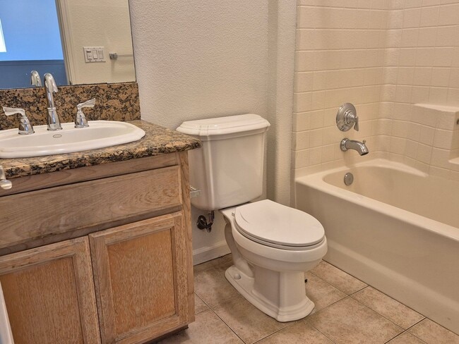 Building Photo - Beautiful 3 bedroom 2.5 bath in Folsom
