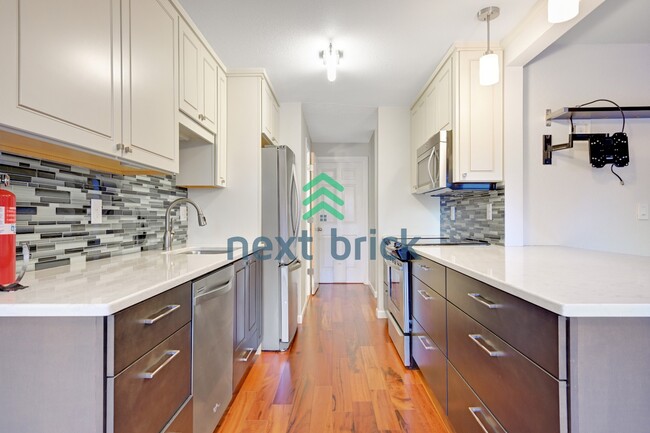 Building Photo - Charming 2-Bedroom Unit in Convenient Burien Location