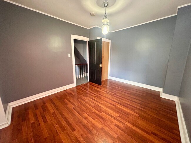 Building Photo - 3-Bedroom Home with Private Yard!