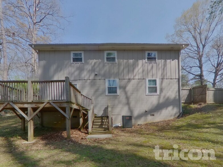 Building Photo - 485 Valley Creek Rd SW