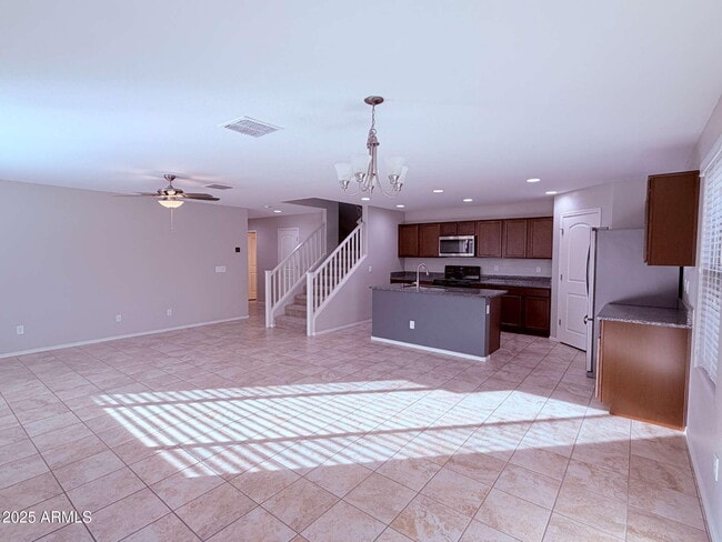 Building Photo - 5113 E Greenway St