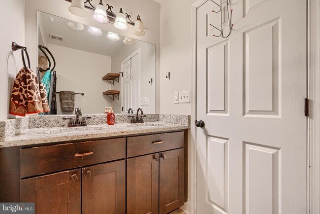 Building Photo - 1730 E Chase St