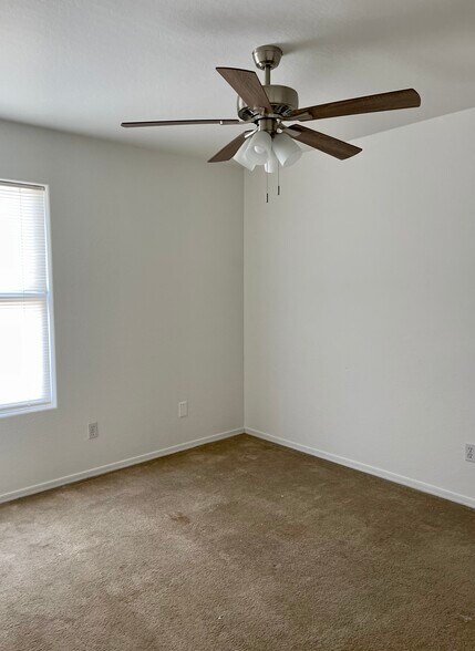 Building Photo - 3940 N Kioha Dr