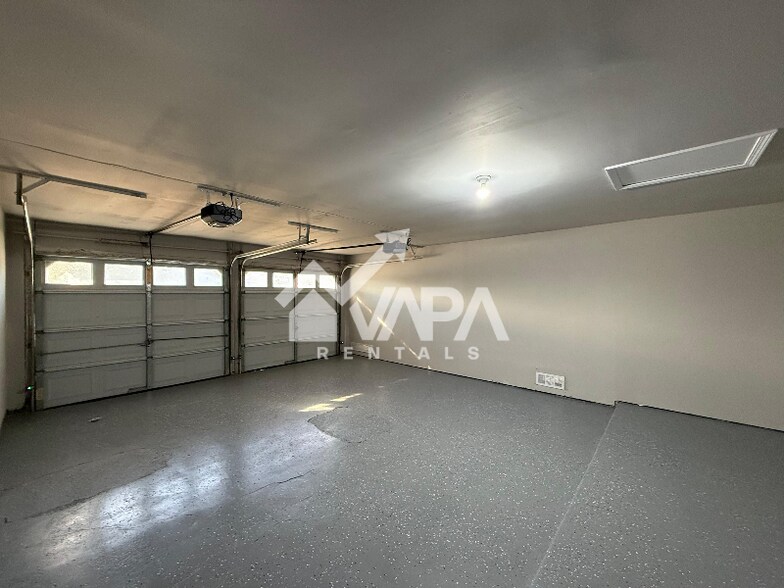 Building Photo - 6115 Lake Kemp St