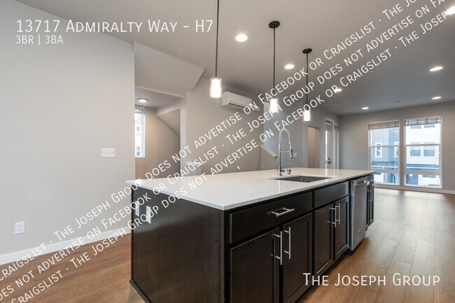 Building Photo - 13717 Admiralty Way