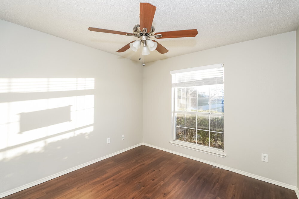 Building Photo - 903 Crestwood Dr