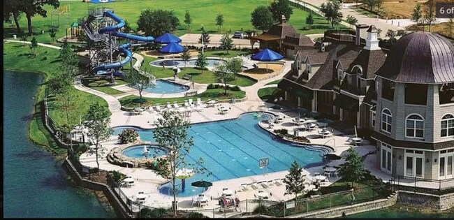 Building Photo - 1336 Kingston Pl