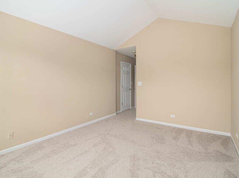Building Photo - 3023 Anton Dr