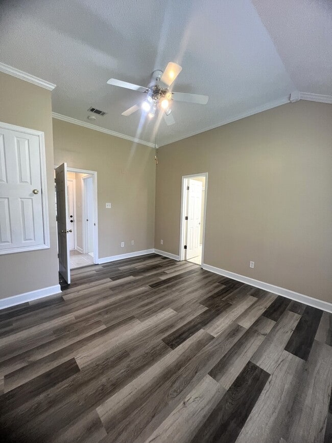 Building Photo - 1421 Spruce St