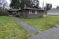 Building Photo - Tastefully Maintained Charmer