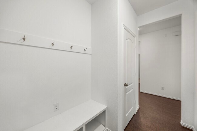 Building Photo - 31319 Horseshoe Meadow Bend Ln