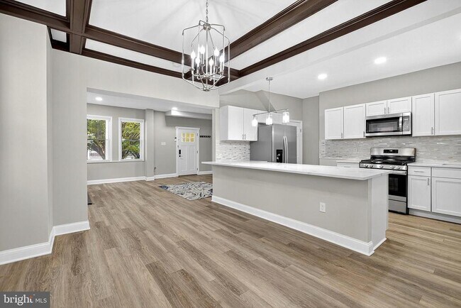 Building Photo - 2417 Washington St