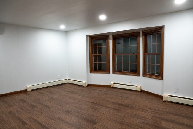 Building Photo - 4822 E Eddy Dr