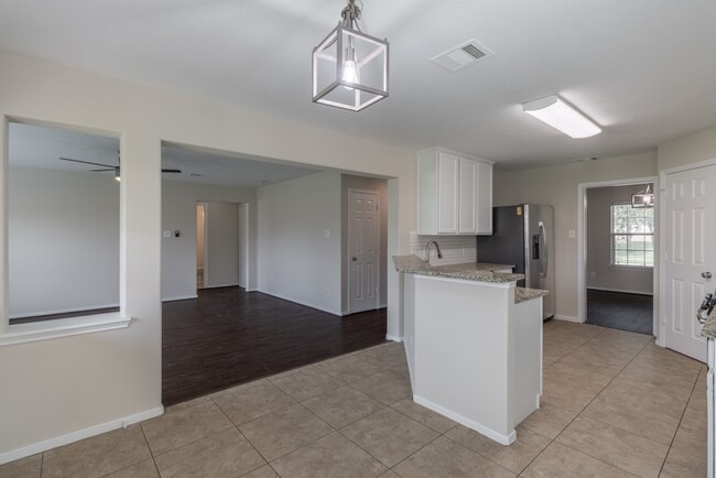 Building Photo - 13619 Northpointe Ridge Ln