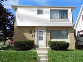 Building Photo - 2747-2749-2749 N 76th St