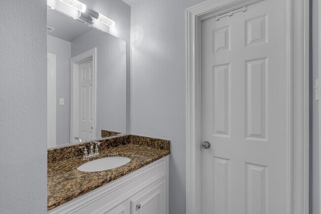 Building Photo - 13811 Sugar Dock Ct