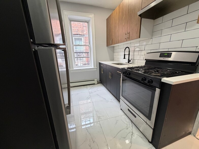 237 Lexington Ave 3F - 243 Lexington Ave