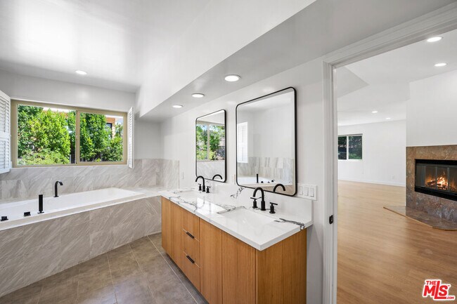 Building Photo - 24228 Dry Canyon Cold Creek Rd