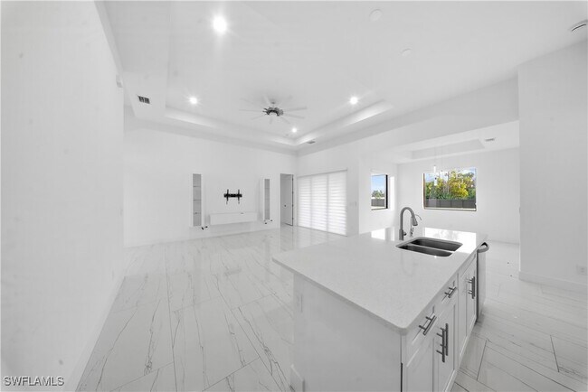 Building Photo - 1124 NE 35th Ln