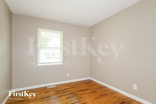 Building Photo - 2152 Central Pkwy