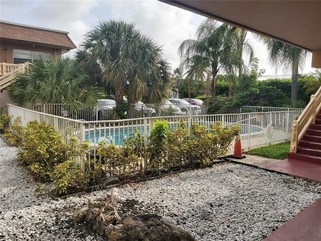 Building Photo - 241 SE 9th Ave