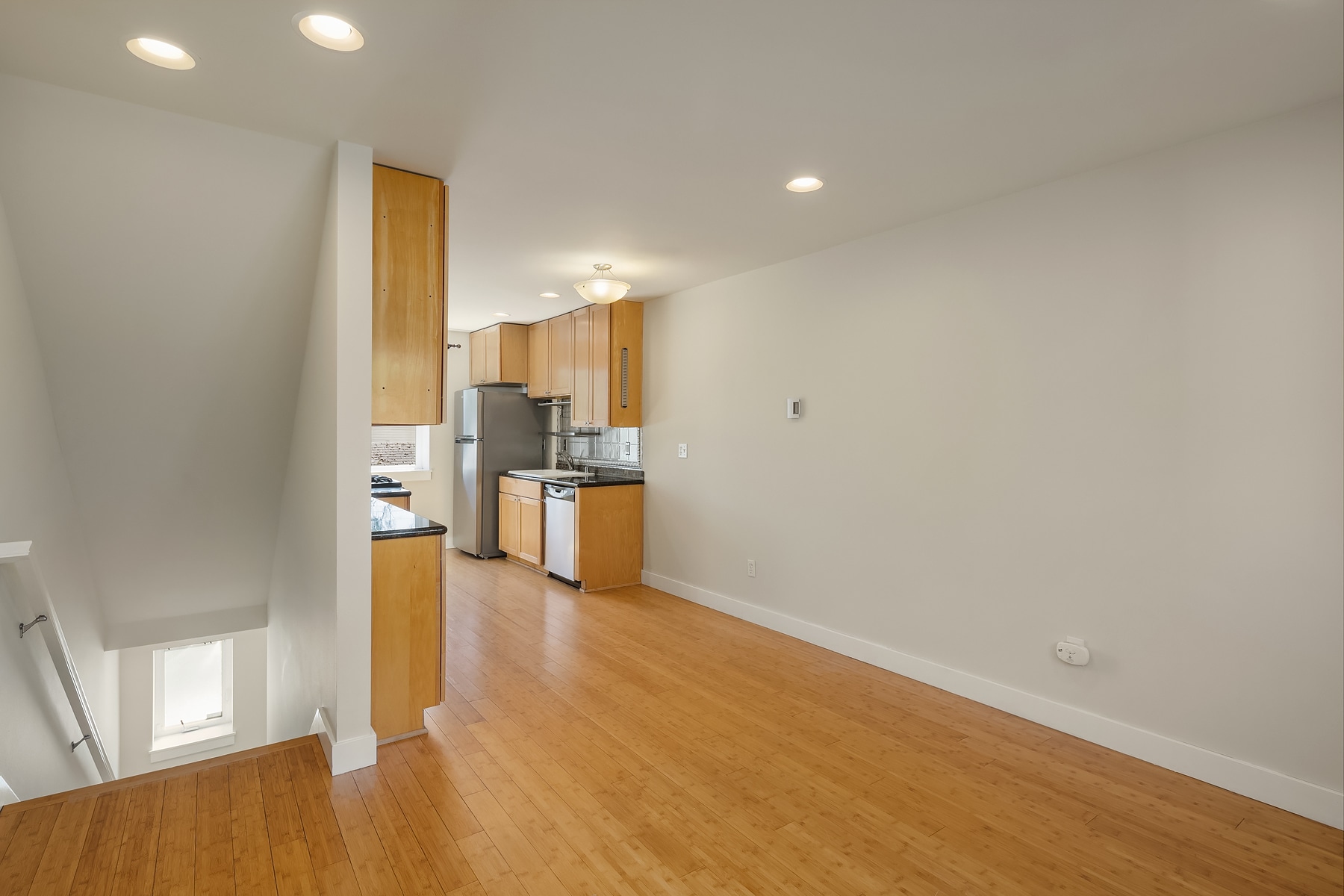 Building Photo - 737 S Homer St