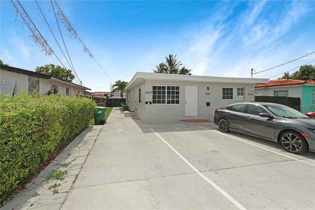 Building Photo - 3531 SW 91 Ave
