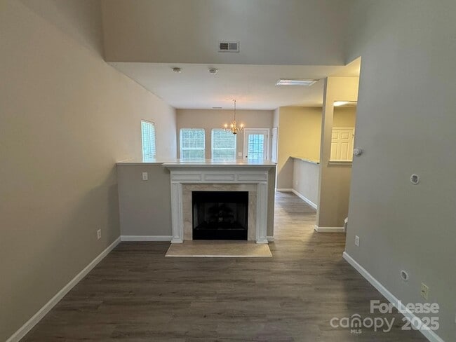 Building Photo - 2184 Winthrop Chase Dr