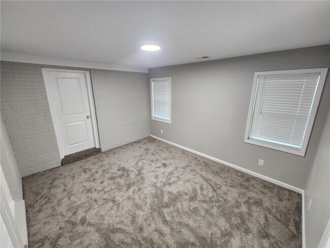 Building Photo - 1195 Starline Dr