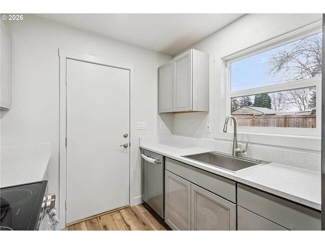 Building Photo - 108 SE 91st Ave