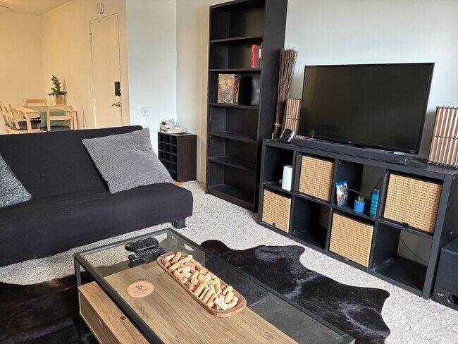 Building Photo - 1775 Diamond St