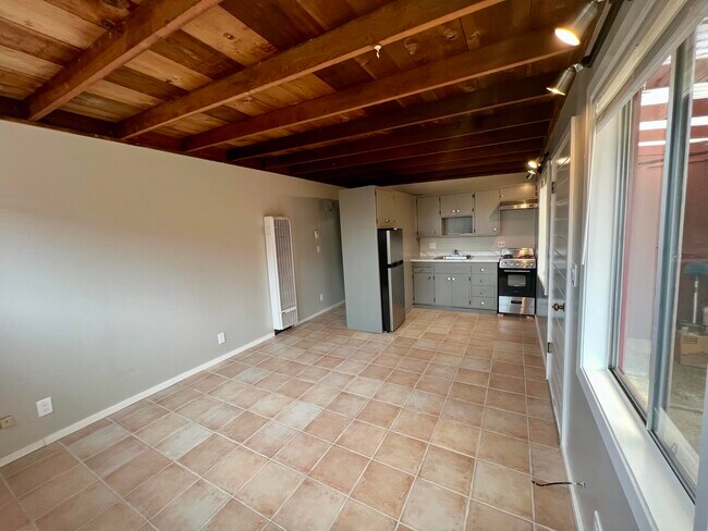 Building Photo - 211 13th Ave