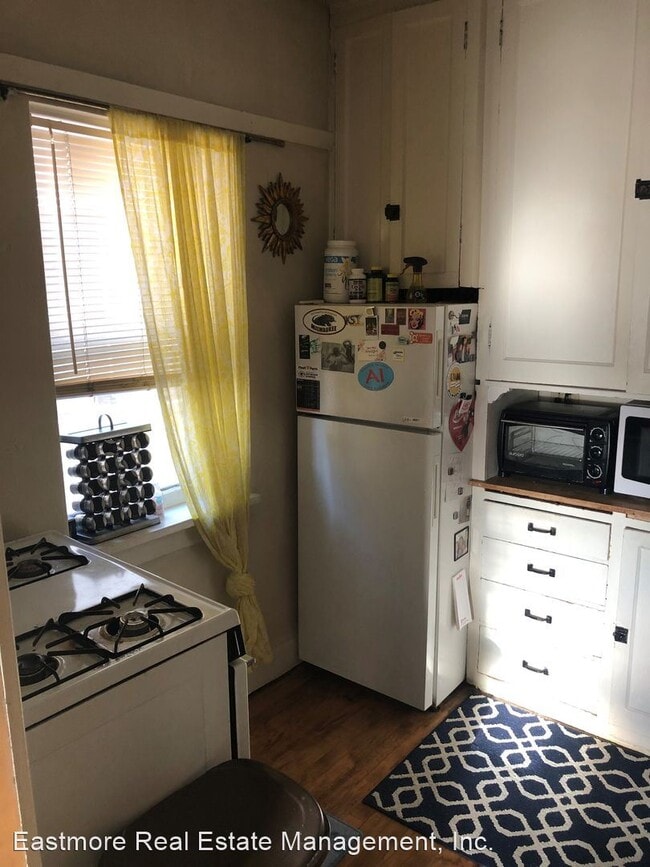 Building Photo - 4474 N Oakland Ave