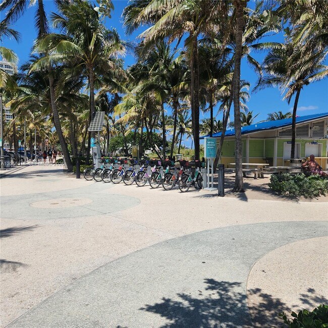 Building Photo - 839 S Ocean Blvd