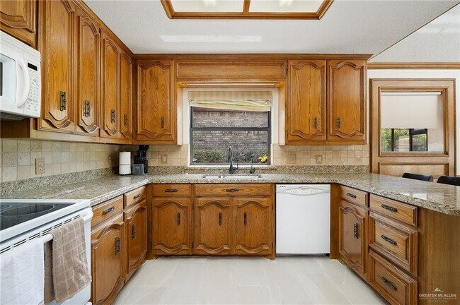 Building Photo - 812 Rio Grande Dr