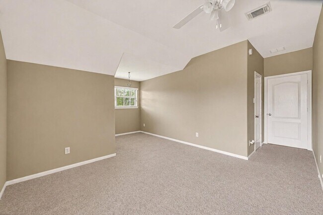 Building Photo - 28602 Hayden Park Dr